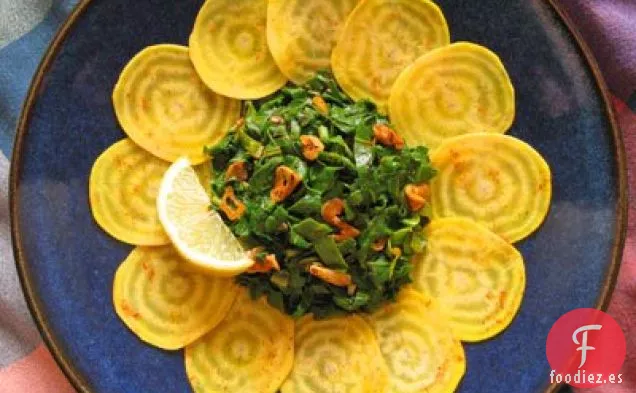 Ensalada De Remolacha Con Verduras De Remolacha Con Especias Marroquíes