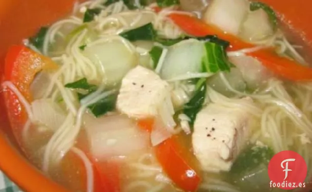 Sopa de Fideos de Pollo con Cinco especias