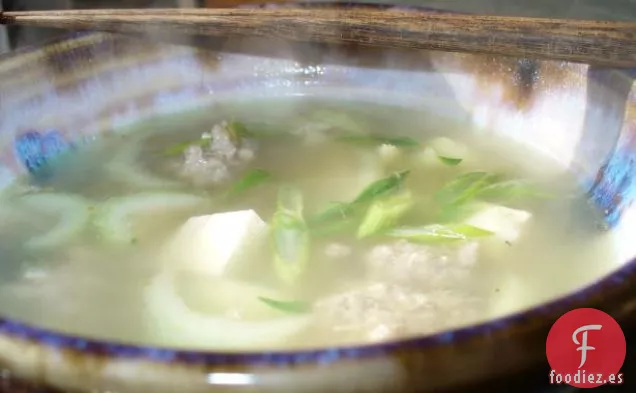 Sopa de Fideos Kimchi para el Día Lluvioso de la Abuela