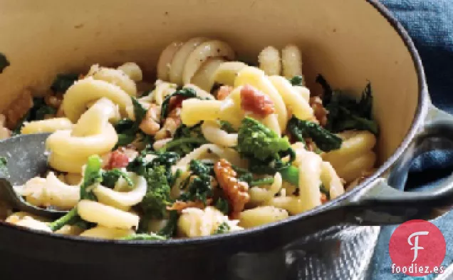 Pasta de Una olla con Brócoli Rabe y Tocino