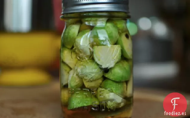 Mitades de Coles de Bruselas En Escabeche