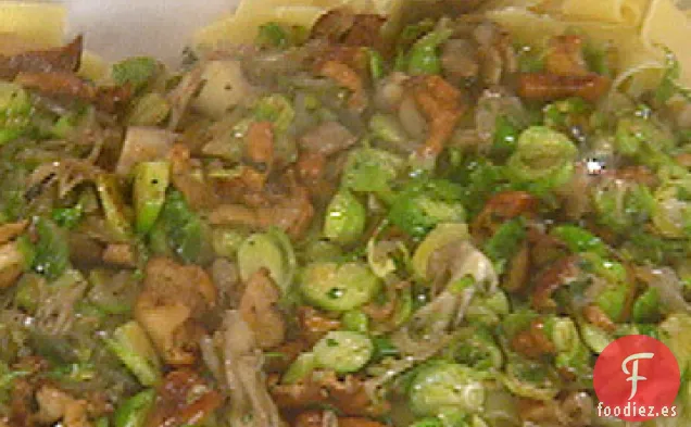 Pasta Pappardelle con Champiñones y Coles de Bruselas