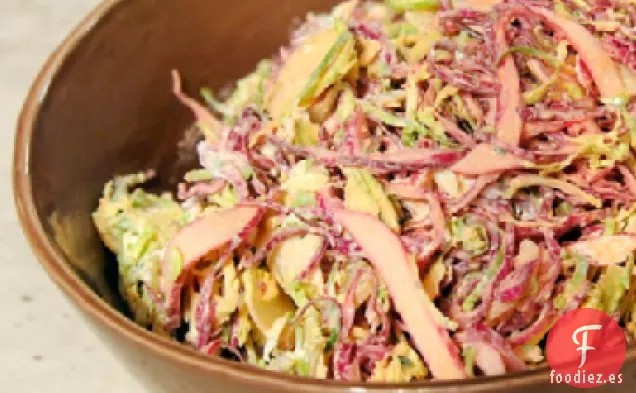 Ensalada de Col Roja y Col de Bruselas Afeitada