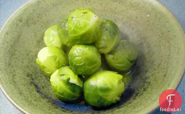 Coles de Bruselas con Mantequilla y Alcaravea