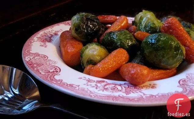 Cebolla Caramelizada (A Veces Tocino) Y Coles De Bruselas De Pacana