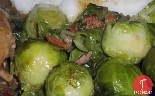 Coles de Bruselas de Rachael Ray con Tocino y Chalotes