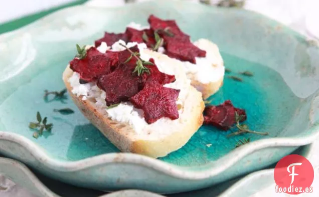 Crostini de Remolacha Asado Festivo