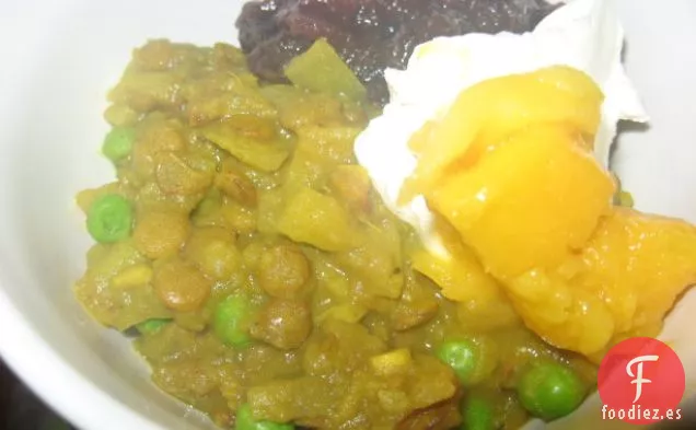 Curry de Lentejas y Ruibarbo Con Patatas y Guisantes