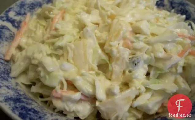 Ensalada de Col de Piña con Queso Azul