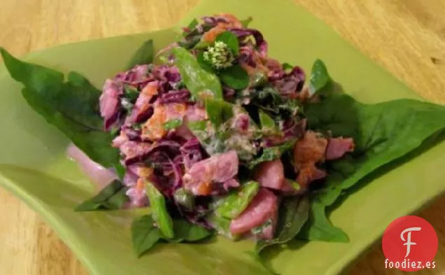 Ensalada de Huellas de Duende Fresco Con Aderezo de Ojo de Tritón