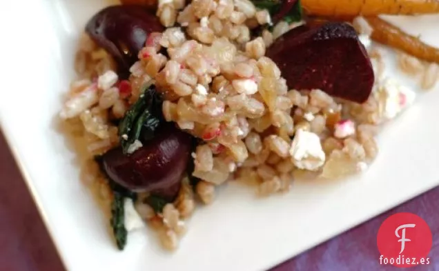 Ensalada De Farro Con Remolacha, Cebolla Y Queso Feta