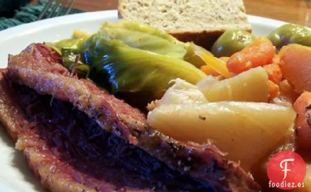 Carne en Conserva y Repollo Cocidos a Fuego Lento