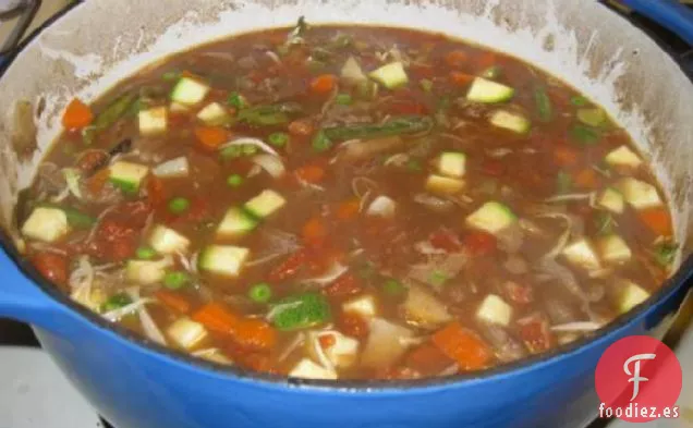Sopa de Verduras y Carne Abundante de Barb's