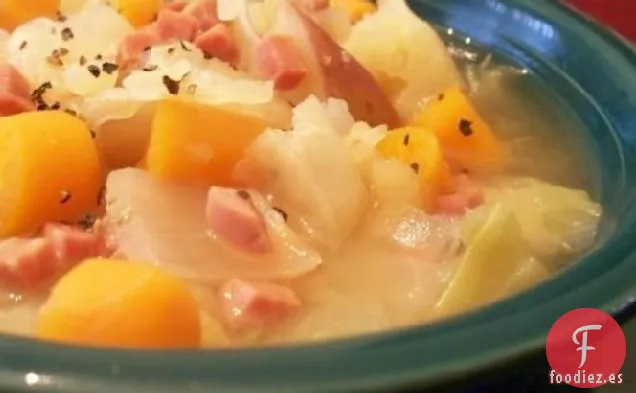Sopa de Repollo Navideño