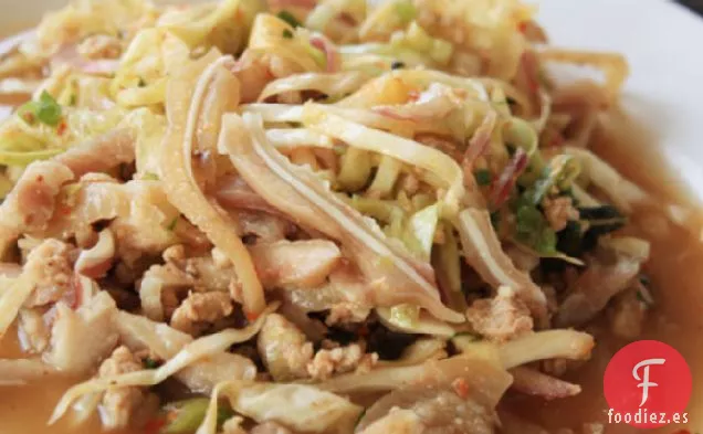 Larb de Orejas de Cerdo