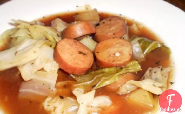 Estofado de Salchichas y Col (Olla de barro)