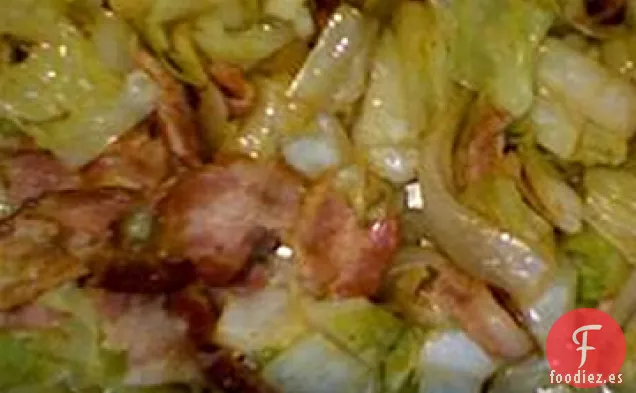 Salteado de Col con Tocino