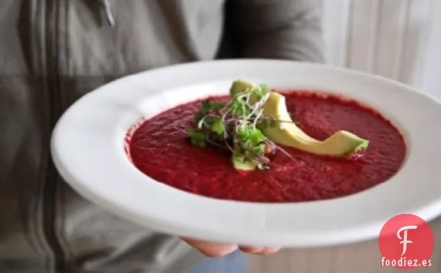 Sopa Cremosa de Remolacha de Invierno
