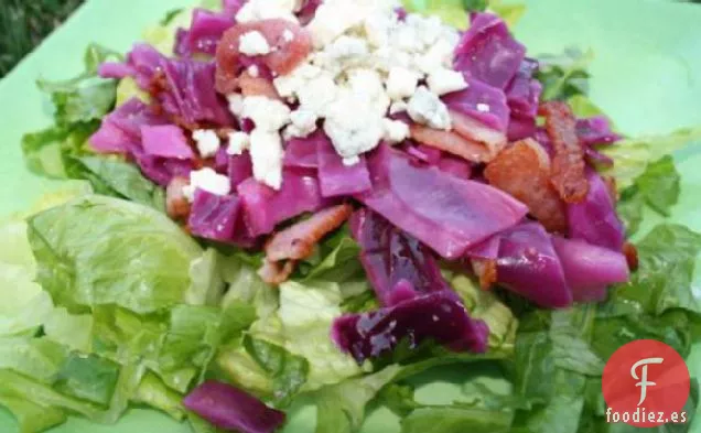 Ensalada de Repollo Rojo y Tocino Con Queso Azul