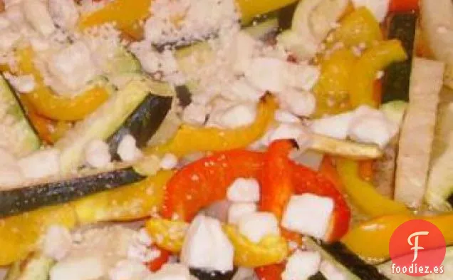 Mezcla de Verduras Asadas al Horno Con Jugo de Lima y Queso Feta