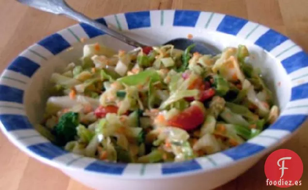 Ensalada de Col de Verduras de Primavera