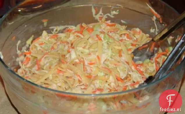 Fettuccine, Ensalada de Repollo y Fideos Ramen