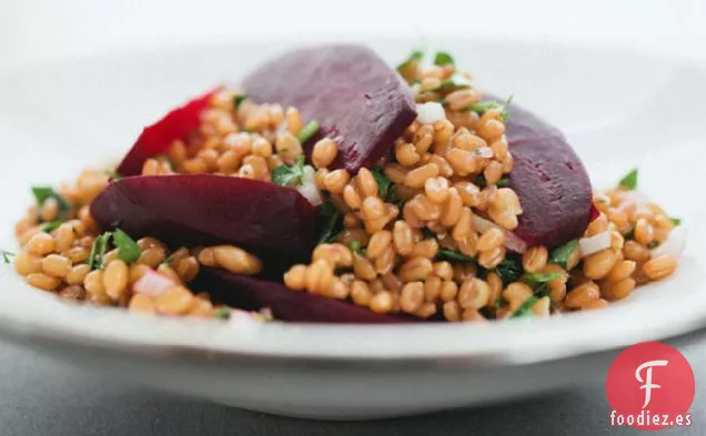 Ensalada De Remolacha Asada Y Bayas De Trigo