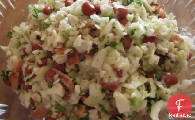 Ensalada de Col Con Frijoles y Tocino
