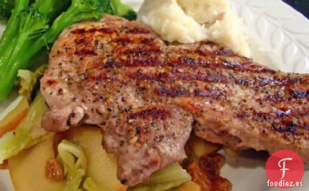 Chuletas de Cerdo Con Repollo y Manzanas