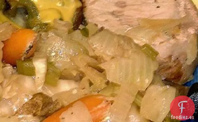 Cena de Cerdo y Repollo en Olla de Barro