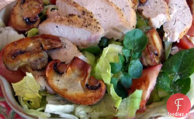 Ensalada De Pollo Con Champiñones Salteados