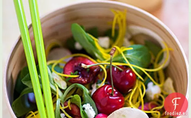 Ensalada Veraniega De Mâche, Remolacha Amarilla E Hinojo Joven