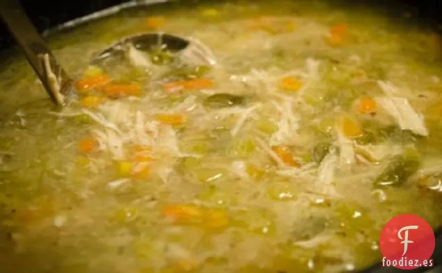 Sopa de Verduras de Pollo Crock Pot (Nada Elegante, Solo Delicioso)