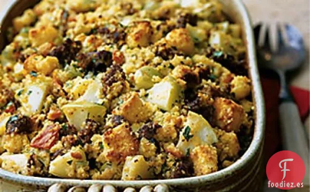 Aderezo de Pan de Maíz con Chorizo y Manzanas