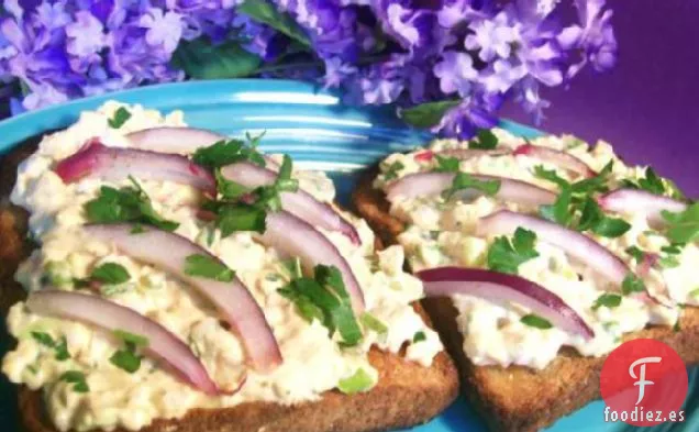 Sándwich de Ensalada de Huevo y Pimentón Ahumado en Grano Entero