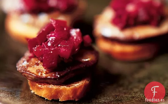 Crostini de Hígado de Pollo con Salsa de Remolacha