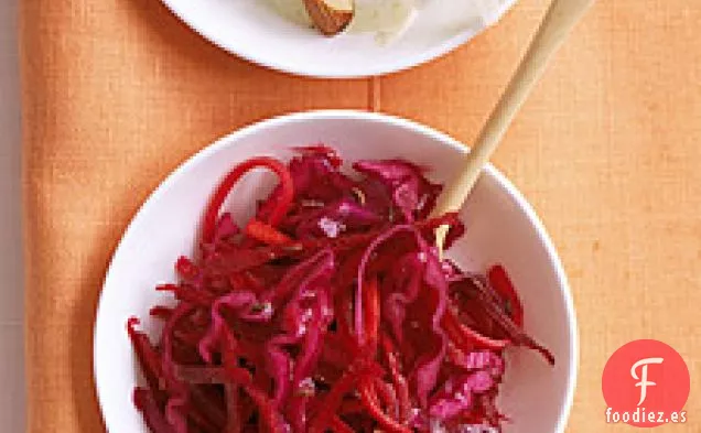 Ensalada De Remolacha, Repollo Y Zanahoria Con Semillas De Alcaravea
