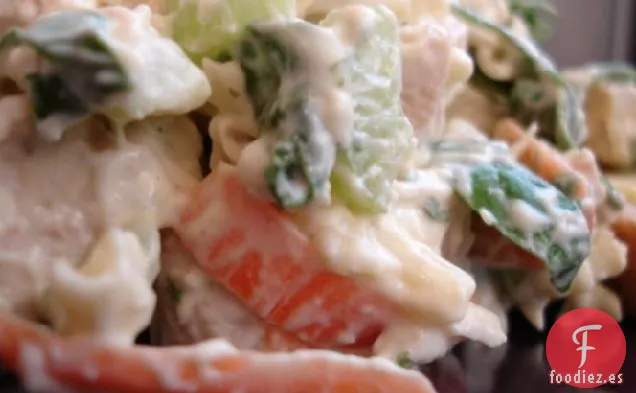 Ensalada de Pollo con Queso Llena de Verduras (Con Bajo Contenido de Grasa)