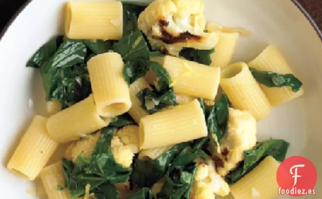 Pasta con Coliflor y Berza