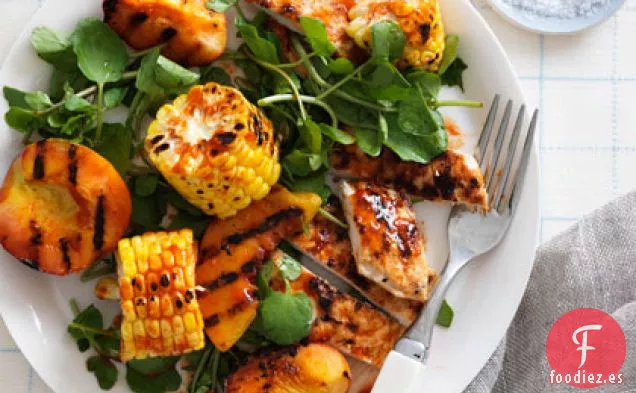 Ensalada de Pollo y Melocotón a la parrilla con Miel, Chile y Jengibre