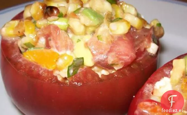 Tomates Rellenos Con Ensalada De Maíz A La Parrilla