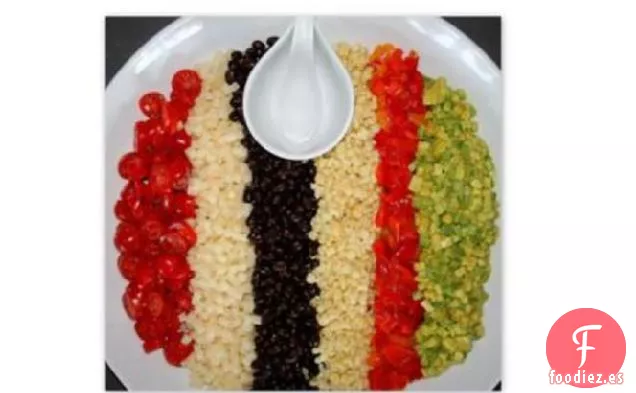 Ensalada Mexicana Picada Con Pimientos Asados, Maíz, Tomates Y