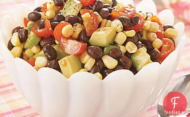 Ensalada de Frijoles Negros, Maíz y Tomate Cherry
