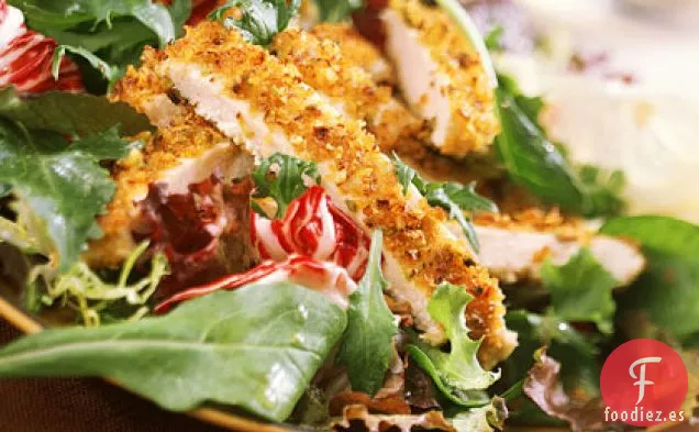 Pollo Al Limón Y Pistacho En Rodajas Sobre Verduras