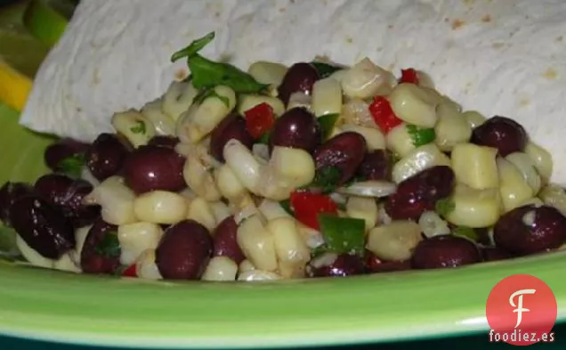 Ensalada Mexicana de Maíz y Frijoles Negros