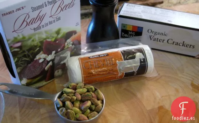 Queso de Cabra de Pistacho + Bocados de Remolacha