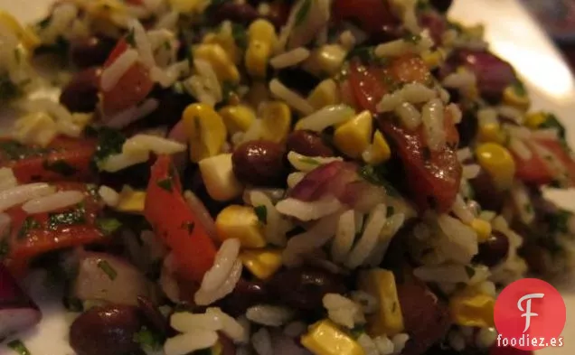 Deliciosa, Versátil y Sencilla Ensalada de Arroz Latino