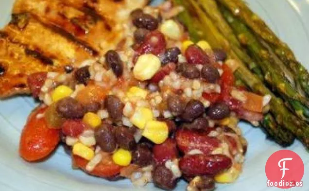Ensalada Mexicana de Arroz con Frijoles y Maíz
