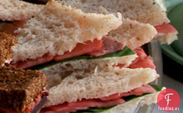 Sándwiches de Té de Rábano en Escabeche y Mantequilla Dulce