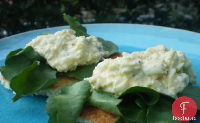 Ensalada de Huevo Abierta y Sándwich de Berros